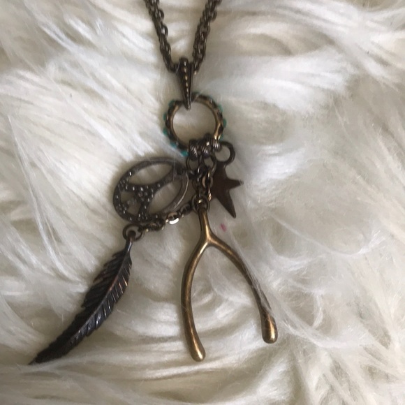 𝅺LUCKY Brand Charm Necklace - Picture 2 of 3